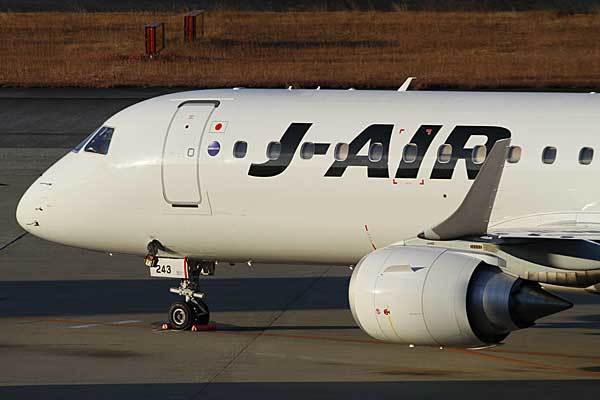 J-AIR E190 JA243J