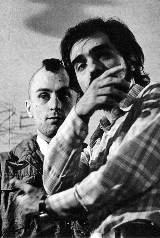martin-scorsese-robert-de-niro-on-the-set-of-taxi-driver-in-1976-3.png