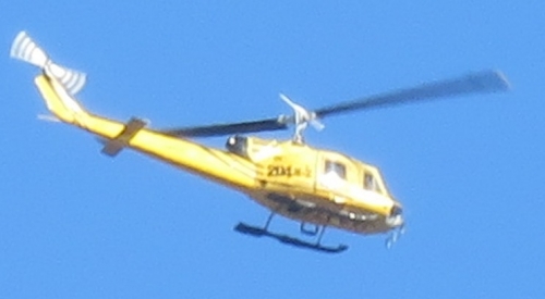黄色のヘリコプター拡大版