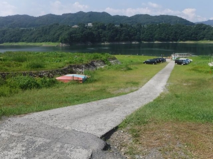 20160805-1-CP東京津久井湖プラ減水.JPG