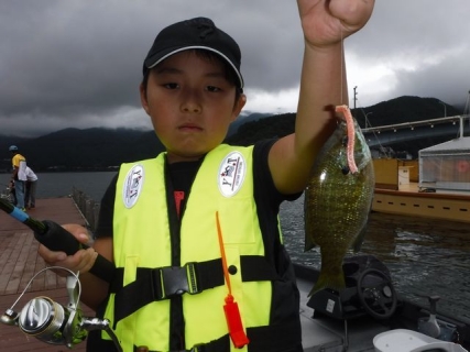 20160919-29-子供釣り教室河口湖実釣4.JPG