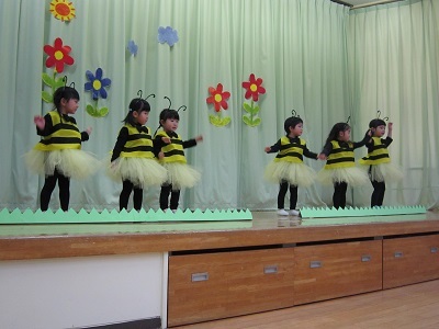 ミツバチダンス01